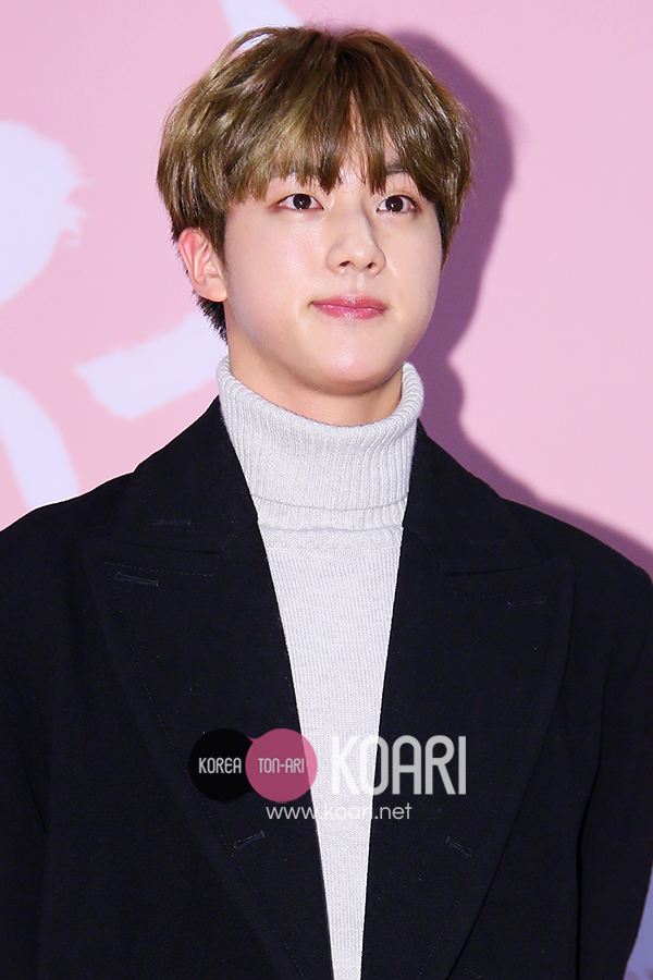 Photo]防弾少年団ジン、“今日は一人でやってきました” - 韓国エンタメ